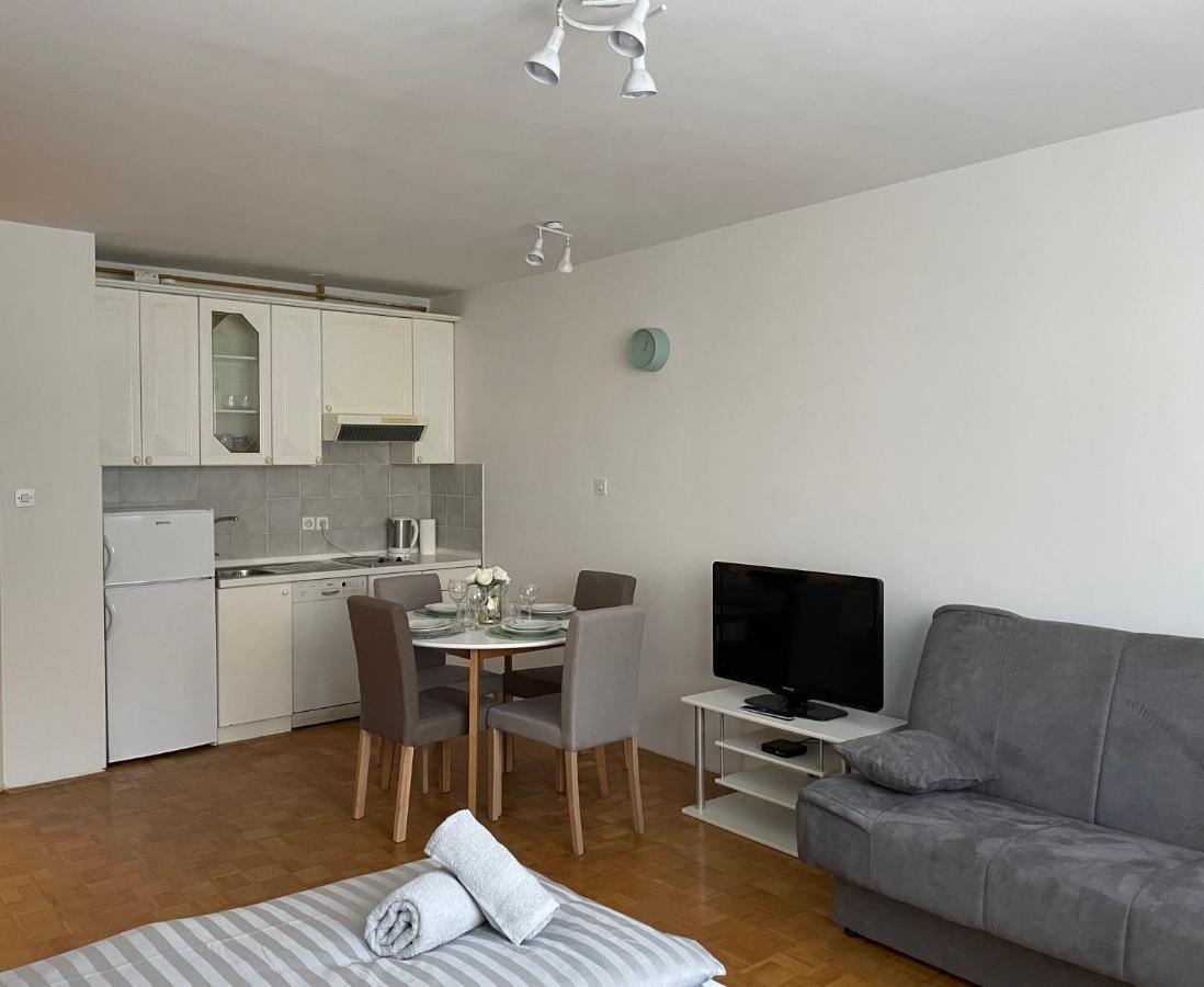 Apartment Green - Grey ليوبليانا المظهر الخارجي الصورة